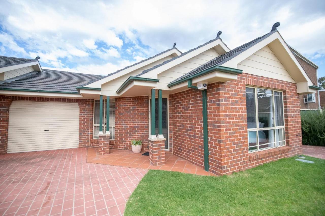 Holiday home Park Spacious 2 Bedroom Unit Close To Cbd Orange