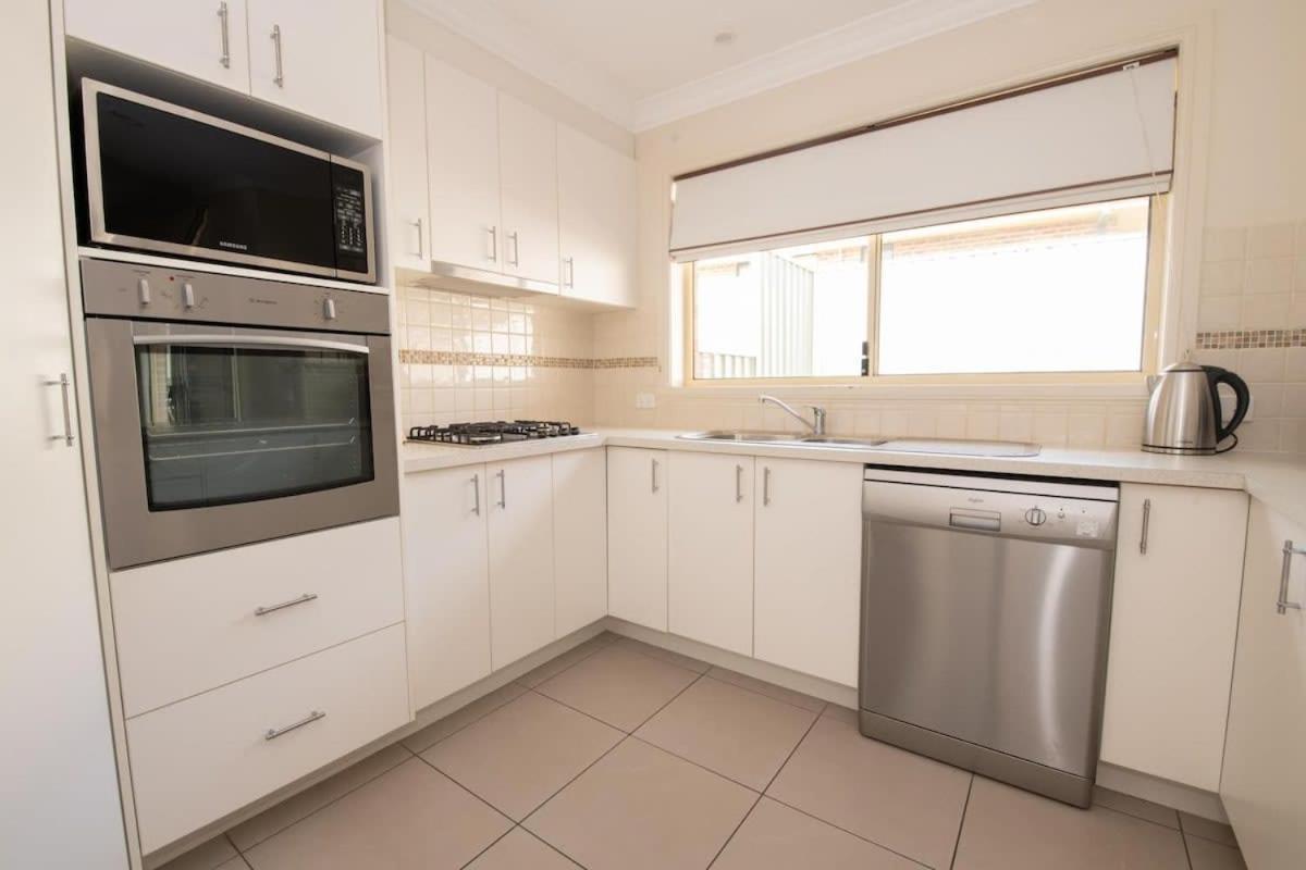 Holiday home Park Spacious 2 Bedroom Unit Close To Cbd *